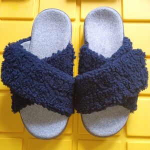 Vionic Navy Fuzzy Crisscross Slide